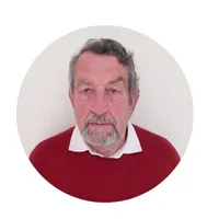 Eoin alumnus