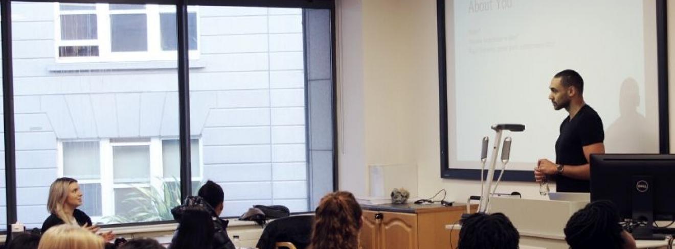 Guest lecturer Kareem Mostafa Guest lecturer Kareem Mostafa presents to the Graduate Business School students